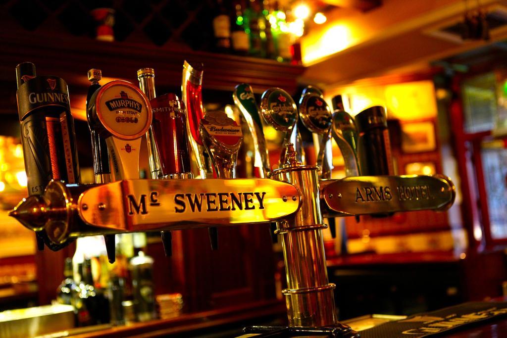 Mcsweeney Arms Hotel Killarney Dış mekan fotoğraf