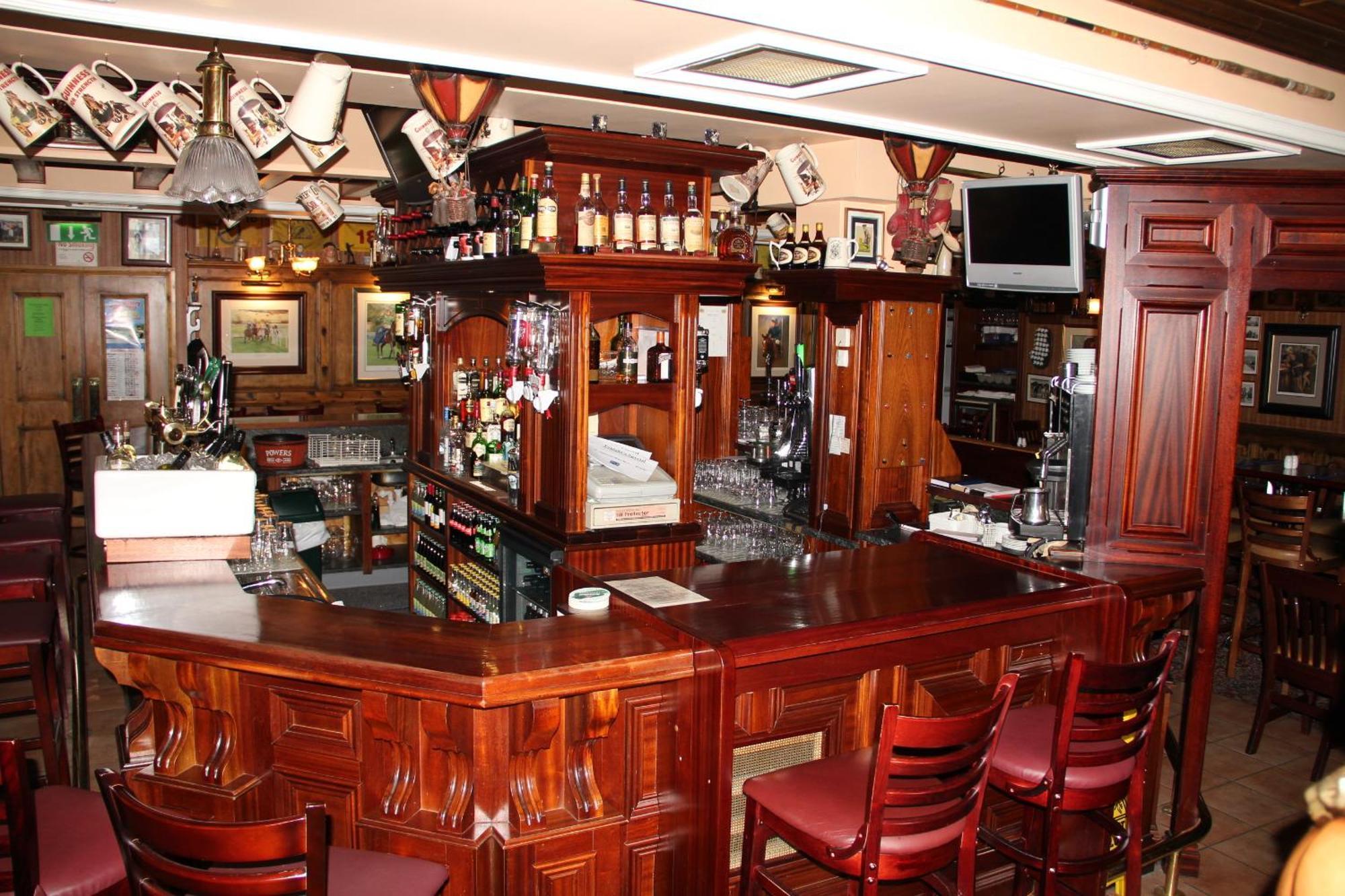 Mcsweeney Arms Hotel Killarney Dış mekan fotoğraf