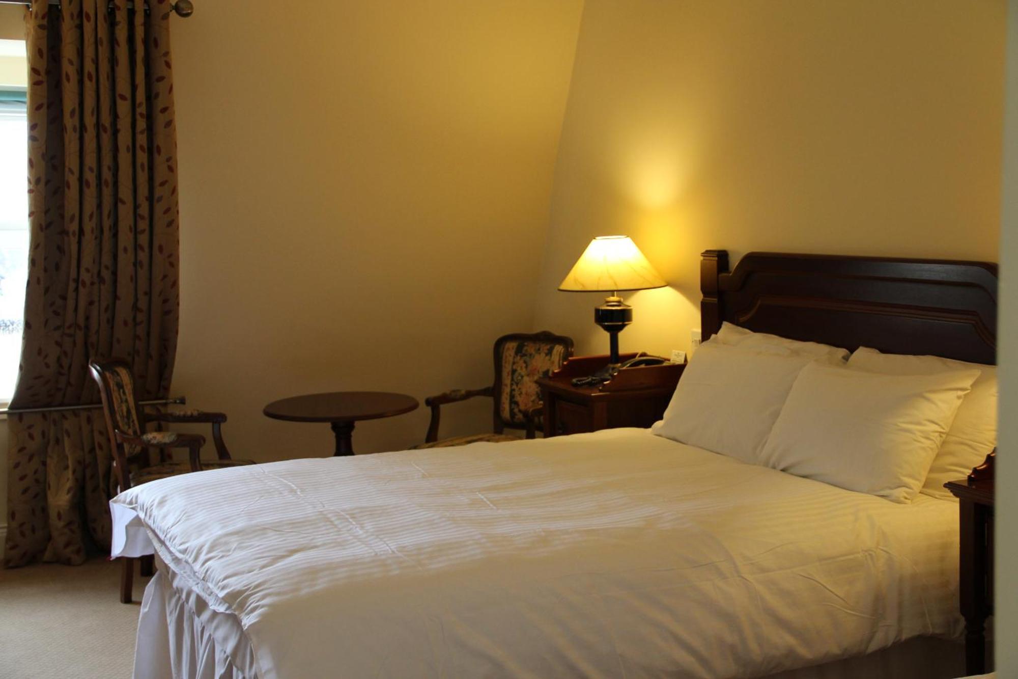 Mcsweeney Arms Hotel Killarney Dış mekan fotoğraf