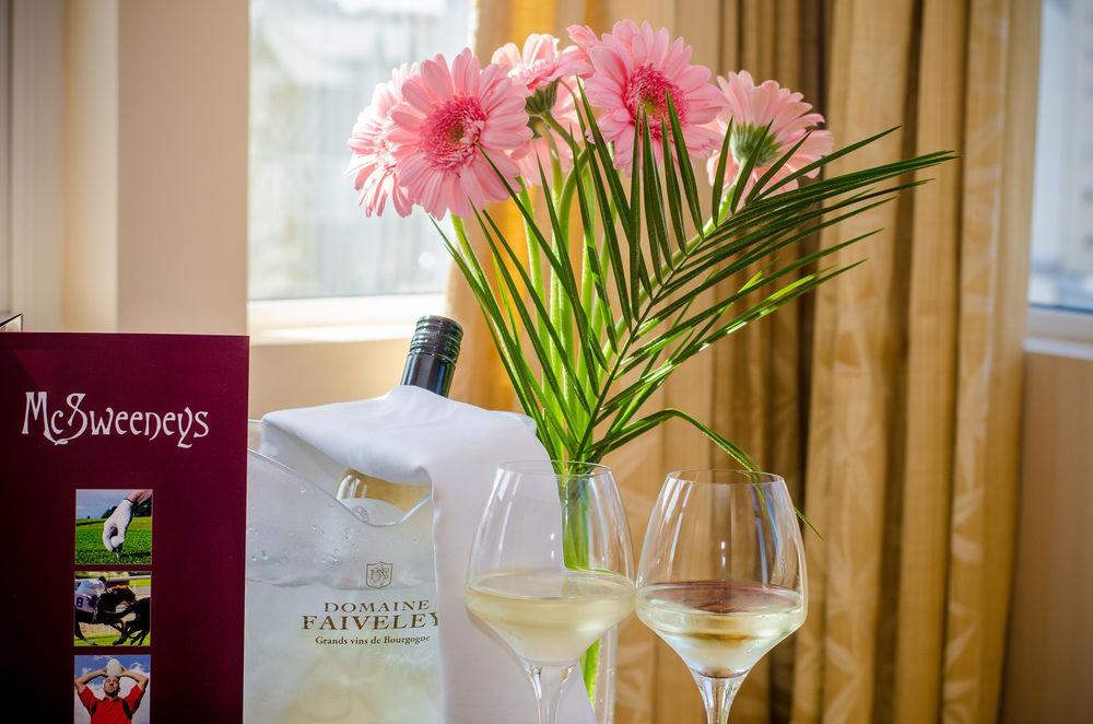 Mcsweeney Arms Hotel Killarney Dış mekan fotoğraf