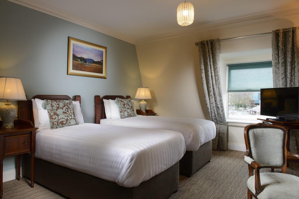 Mcsweeney Arms Hotel Killarney Dış mekan fotoğraf