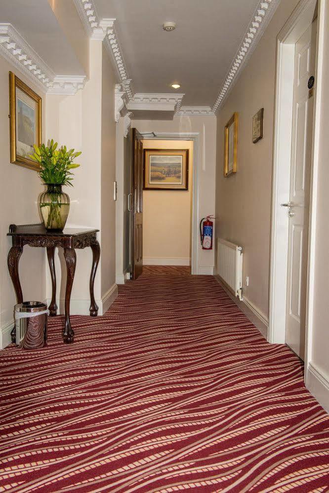 Mcsweeney Arms Hotel Killarney Dış mekan fotoğraf