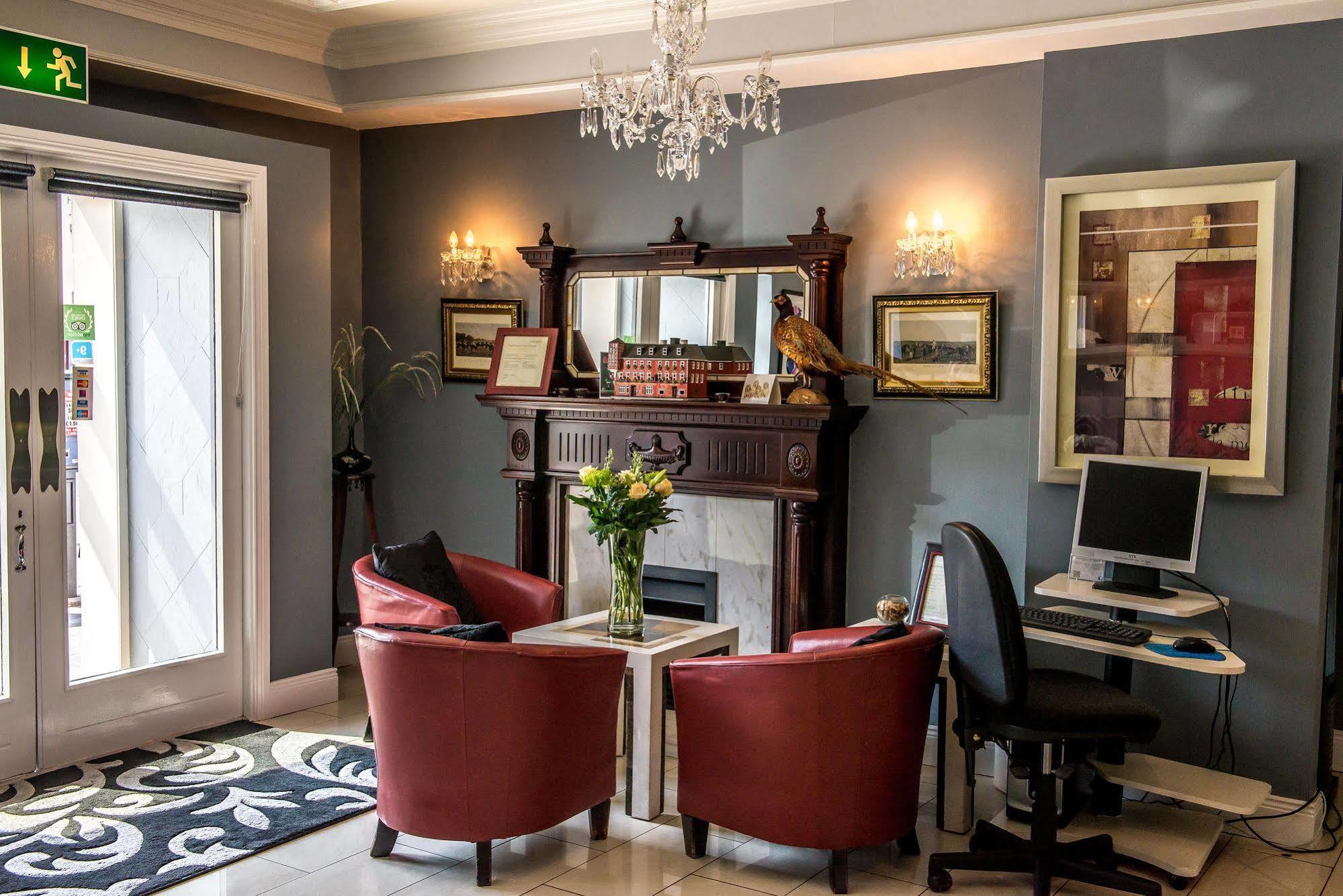 Mcsweeney Arms Hotel Killarney Dış mekan fotoğraf