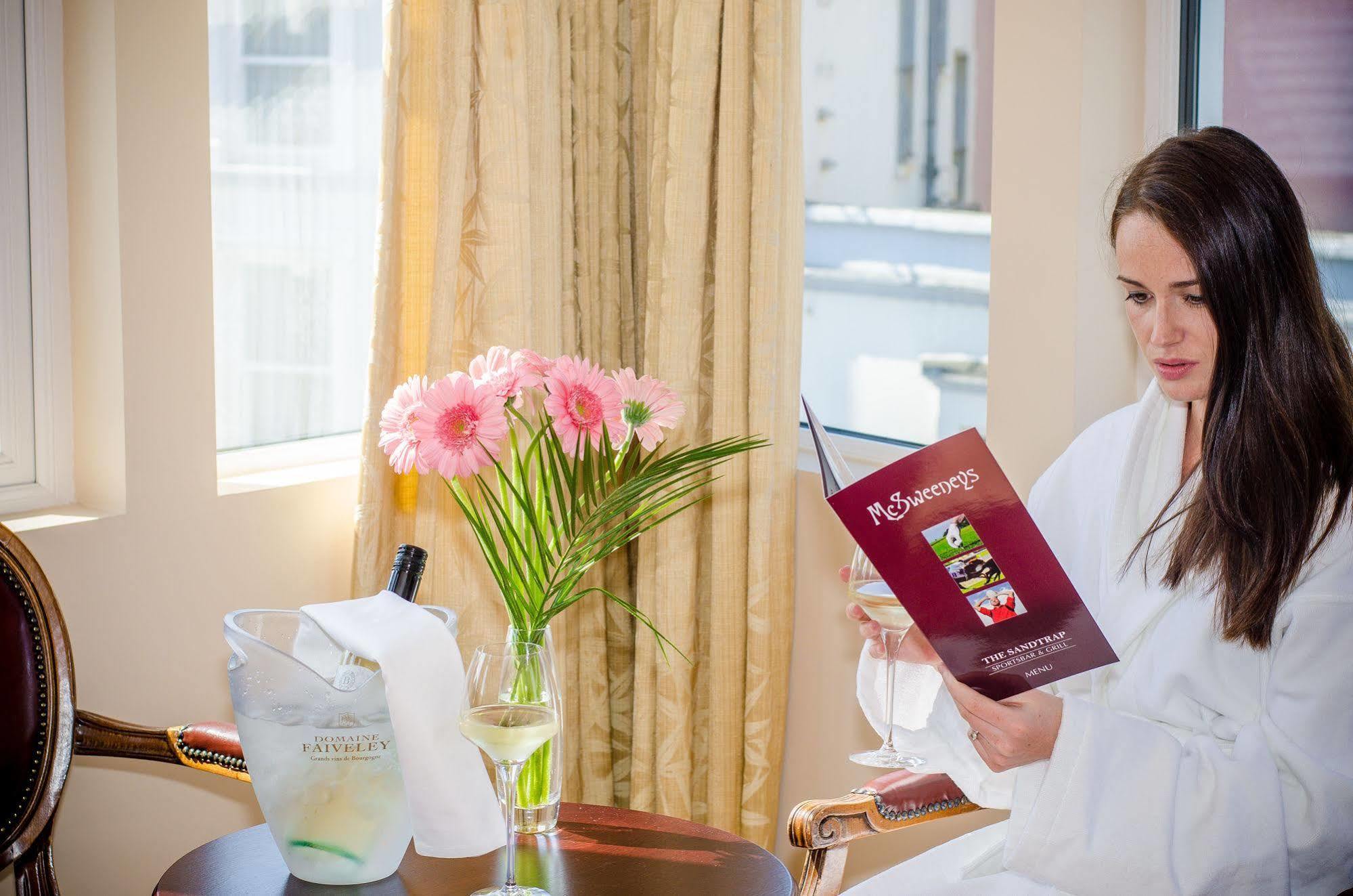 Mcsweeney Arms Hotel Killarney Dış mekan fotoğraf