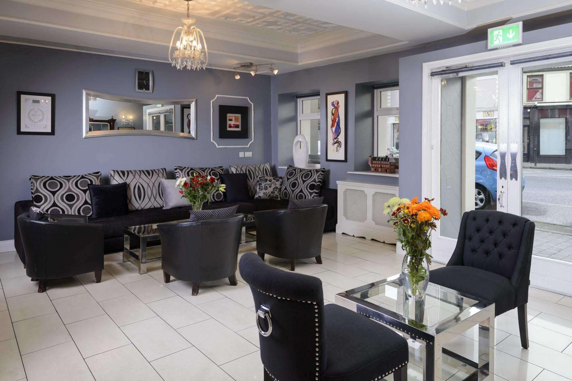 Mcsweeney Arms Hotel Killarney Dış mekan fotoğraf